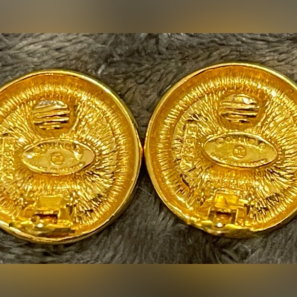 SOLD Chanel Logo Clip On Statement Earrings - Picture 5 of 8